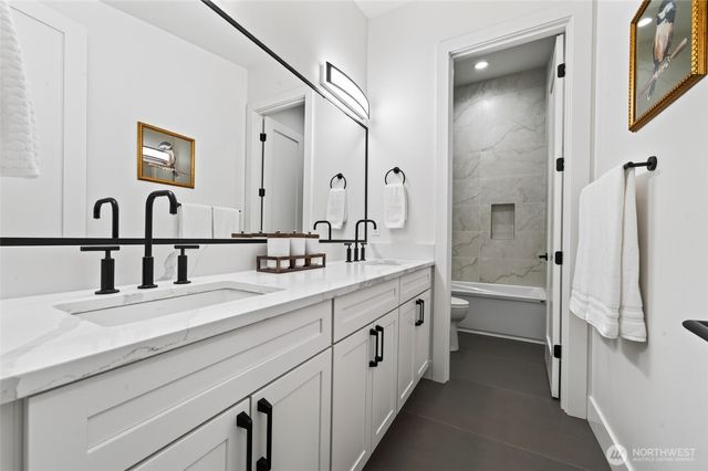 719 95th Avenue NE, Bellevue, WA 98004