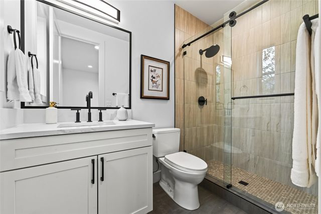 719 95th Avenue NE, Bellevue, WA 98004