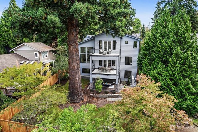 719 95th Avenue NE, Bellevue, WA 98004