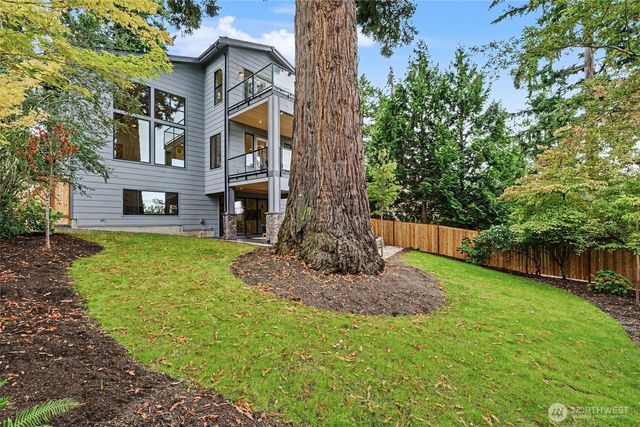 719 95th Avenue NE, Bellevue, WA 98004