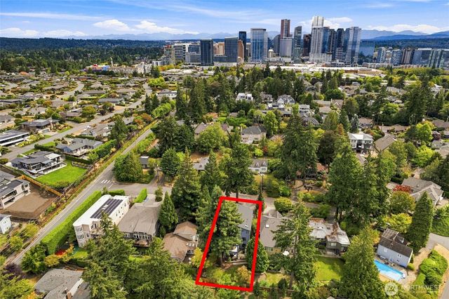 719 95th Avenue NE, Bellevue, WA 98004