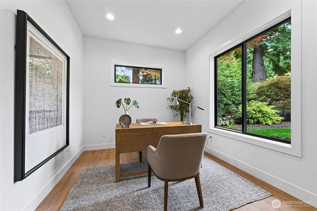 719 95th Avenue NE, Bellevue, WA 98004
