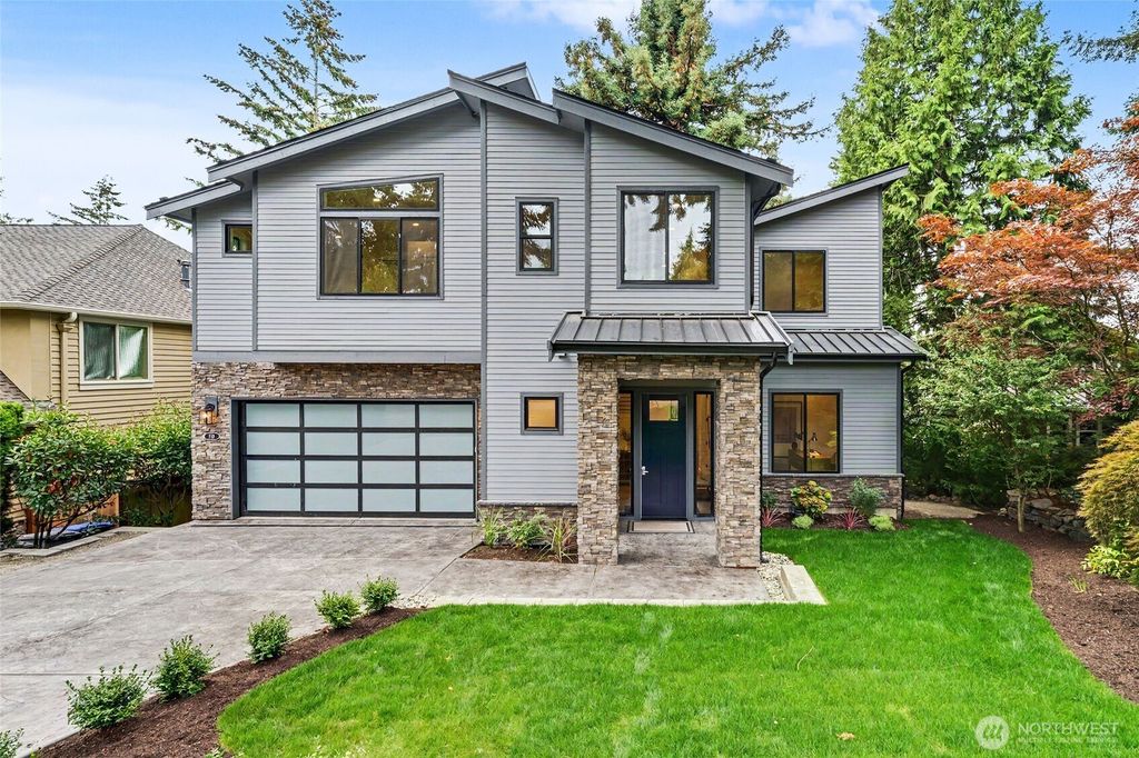 719 95th Avenue NE, Bellevue, WA 98004