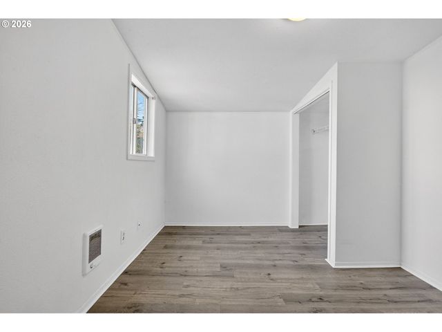 134 S 3RD St, St Helens, OR 97051