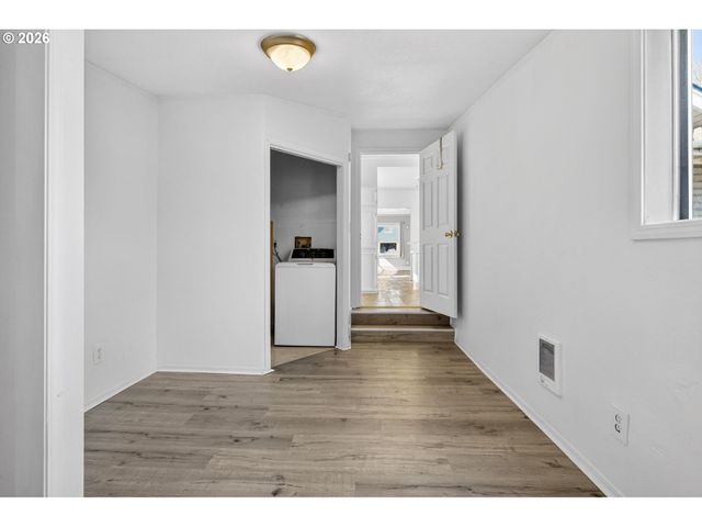 134 S 3RD St, St Helens, OR 97051