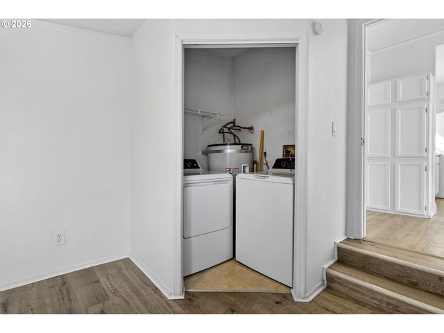 134 S 3RD St, St Helens, OR 97051