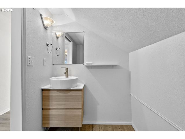 134 S 3RD St, St Helens, OR 97051