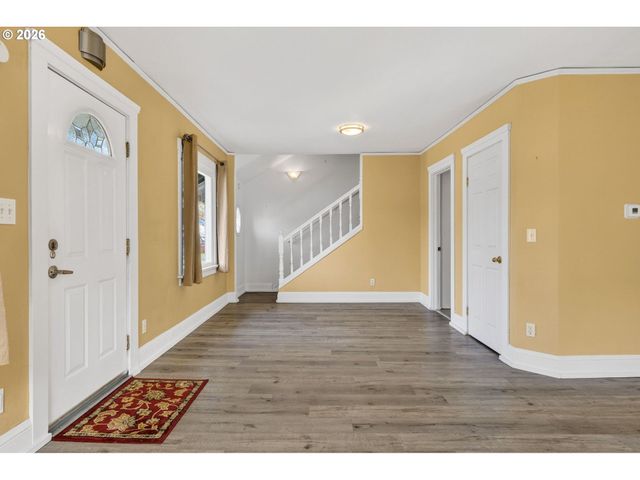 134 S 3RD St, St Helens, OR 97051