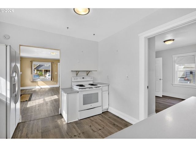 134 S 3RD St, St Helens, OR 97051