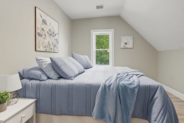 85 Middle St, Fairhaven, MA 02719