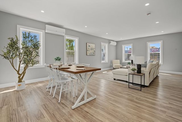 85 Middle St, Fairhaven, MA 02719