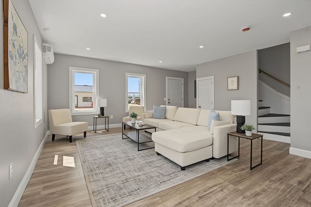 85 Middle St, Fairhaven, MA 02719