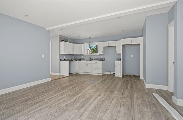 85 Middle St, Fairhaven, MA 02719