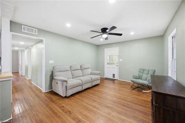 135 Pasadena Drive, Winston-salem, NC 27127