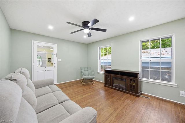 135 Pasadena Drive, Winston-salem, NC 27127