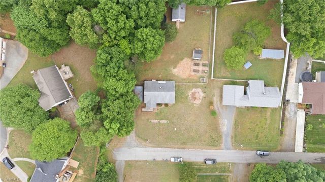 135 Pasadena Drive, Winston-salem, NC 27127