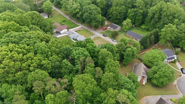135 Pasadena Drive, Winston-salem, NC 27127