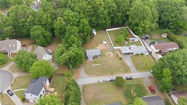 135 Pasadena Drive, Winston-salem, NC 27127