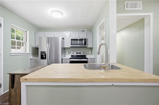 135 Pasadena Drive, Winston-salem, NC 27127