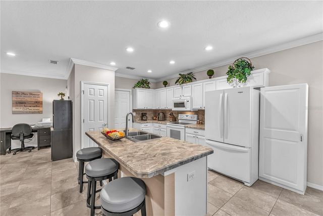 5018 33RD AVENUE E, Palmetto, FL 34221