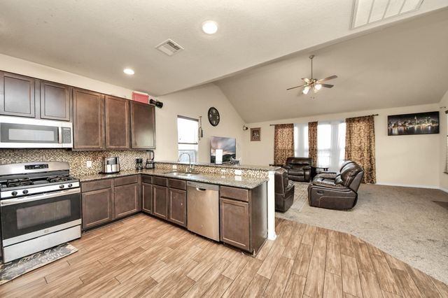 8227 Pastel Dawn Trace, Houston, TX 77049