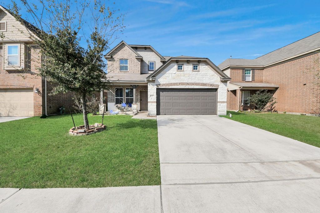 8227 Pastel Dawn Trace, Houston, TX 77049