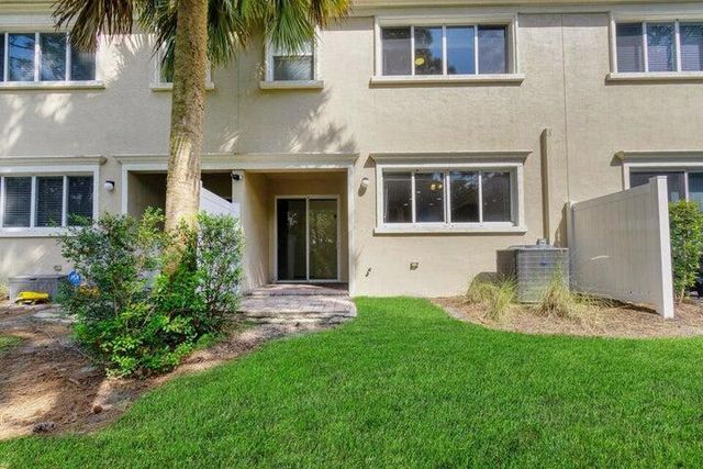 6120 SE Portofino Circle, Hobe Sound, FL 33455