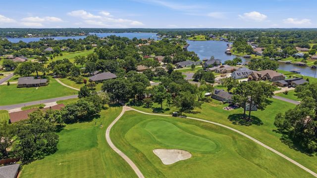 100 Mohican Trail, Lake Kiowa, TX 76240