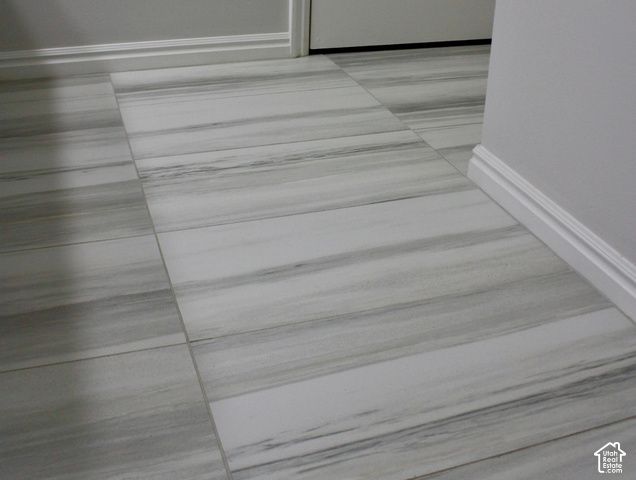 1024 E 5000 S, South Ogden, UT 84403