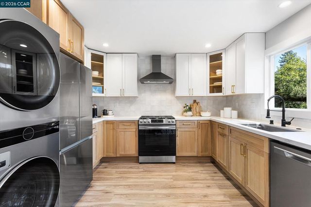 5924 Balboa Dr, Oakland, CA 94611