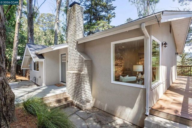 5924 Balboa Dr, Oakland, CA 94611
