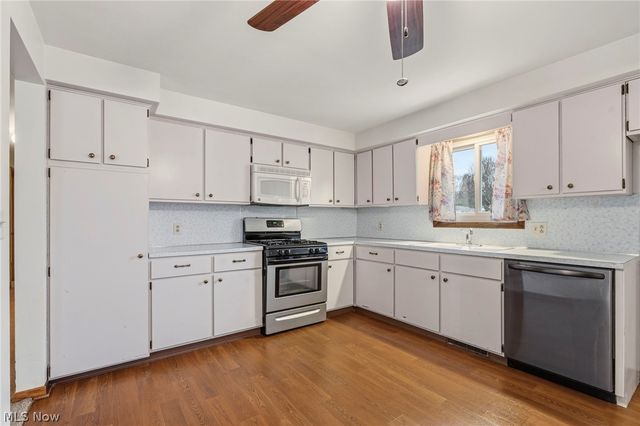 2425 Orchid Street NW, North Canton, OH 44720