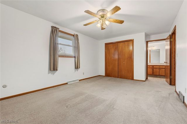 2425 Orchid Street NW, North Canton, OH 44720