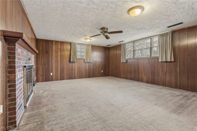 2425 Orchid Street NW, North Canton, OH 44720