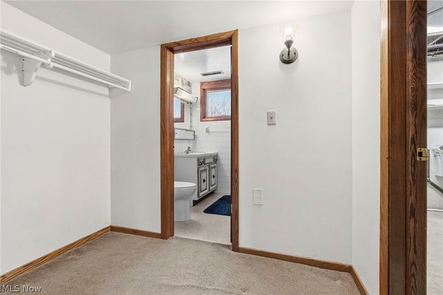 2425 Orchid Street NW, North Canton, OH 44720