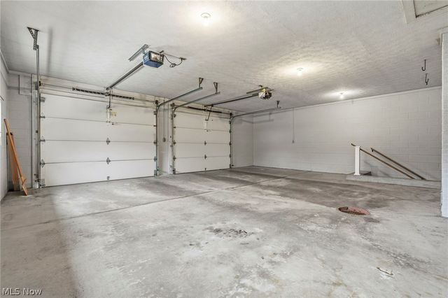 2425 Orchid Street NW, North Canton, OH 44720