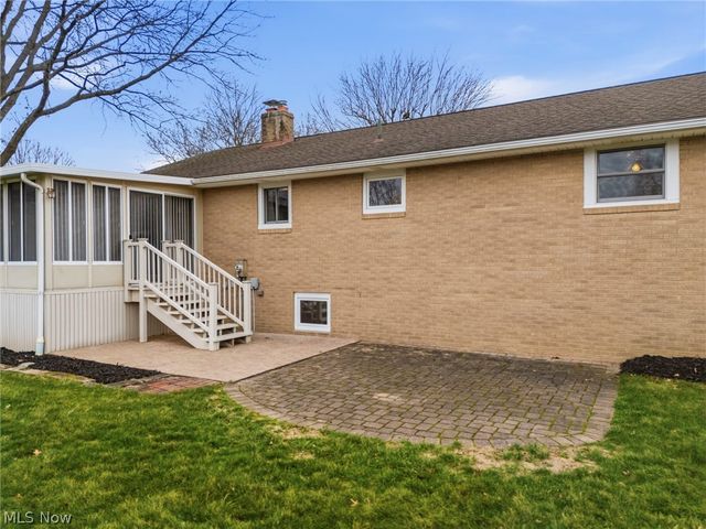 2425 Orchid Street NW, North Canton, OH 44720