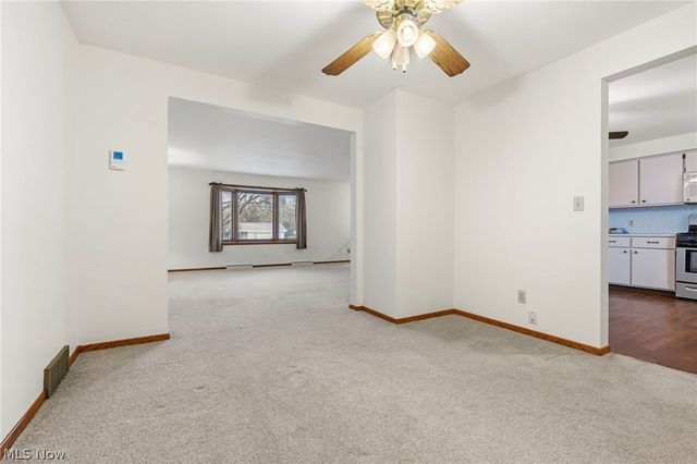 2425 Orchid Street NW, North Canton, OH 44720