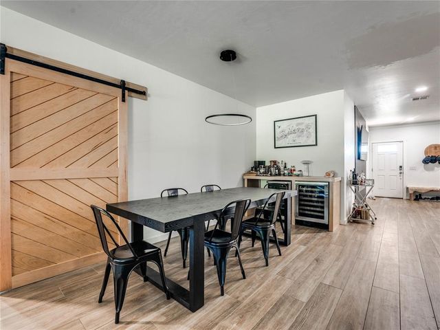 915 N Douglas Boulevard, Guthrie, OK 73044