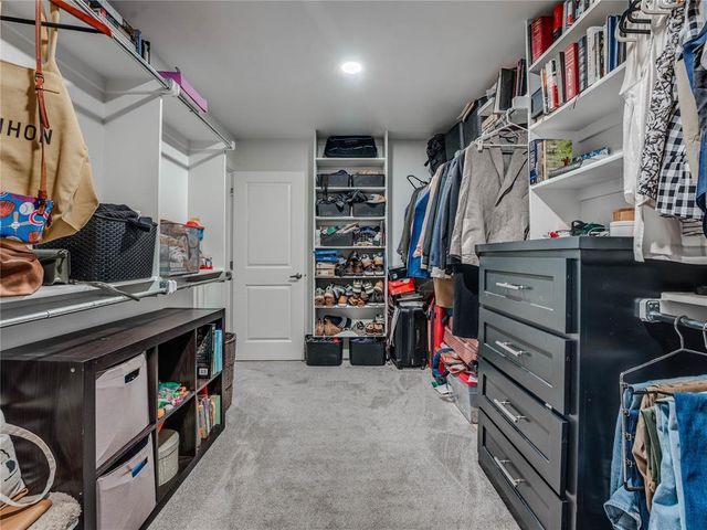 915 N Douglas Boulevard, Guthrie, OK 73044