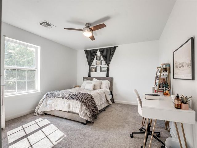 915 N Douglas Boulevard, Guthrie, OK 73044