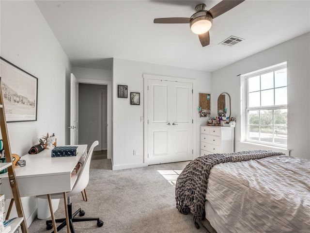 915 N Douglas Boulevard, Guthrie, OK 73044