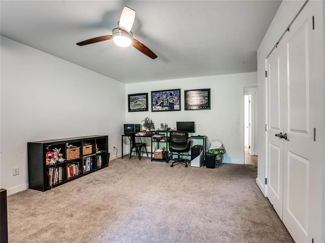 915 N Douglas Boulevard, Guthrie, OK 73044