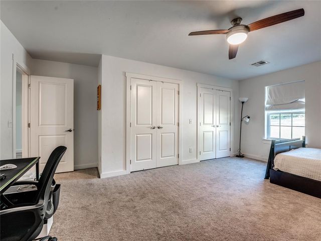 915 N Douglas Boulevard, Guthrie, OK 73044
