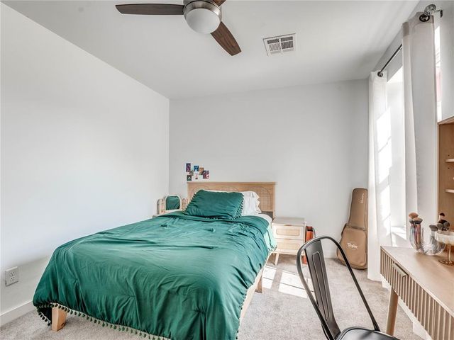 915 N Douglas Boulevard, Guthrie, OK 73044