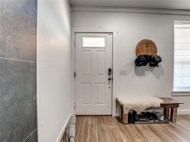 915 N Douglas Boulevard, Guthrie, OK 73044