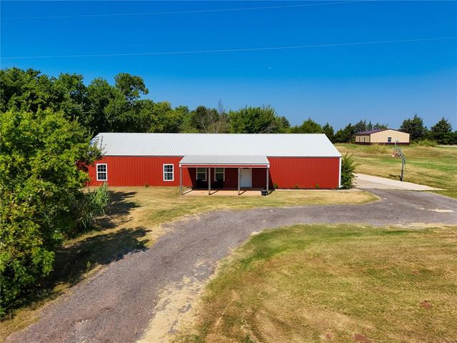 915 N Douglas Boulevard, Guthrie, OK 73044