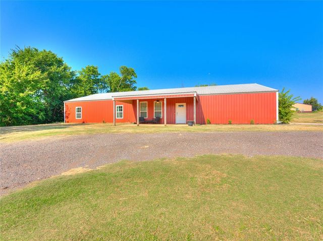 915 N Douglas Boulevard, Guthrie, OK 73044