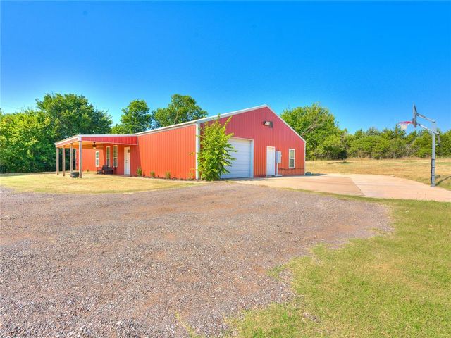 915 N Douglas Boulevard, Guthrie, OK 73044