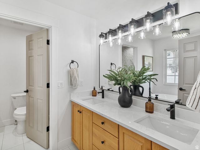 356 W SUNSET CIR, Centerville, UT 84014